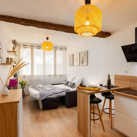 Beautiful Renovated Modern Apartmán Carcassonne