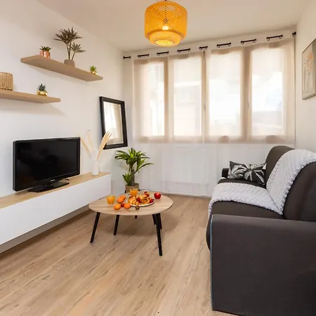Beautiful Renovated Modern Apartmán *